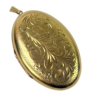 Lot 226 - Large Oval Locket.