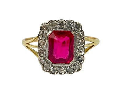 Lot 274 - A Ruby & Diamond Ring.