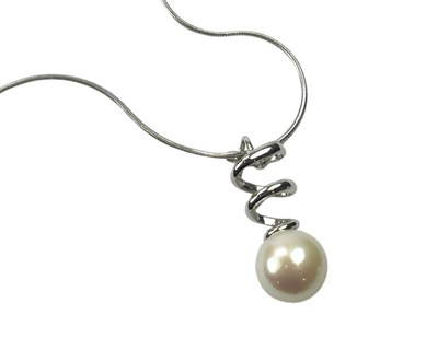 Lot 193 - Pearl Spiral Pendant.