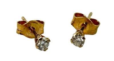 Lot 268 - A Pair of Diamond Studs.