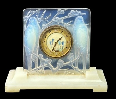 Lot 141 - Lalique Glass Desk Clock.