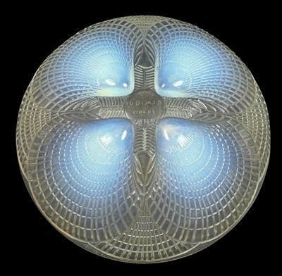 Lot 166 - René Lalique Opalescent Glass 'Coqullies No5' Bowl.