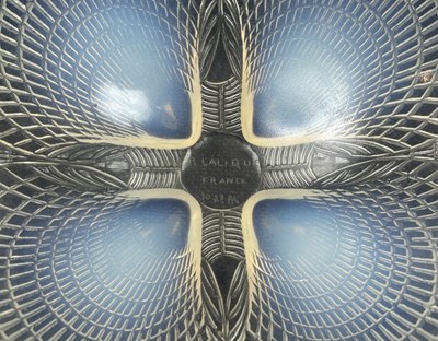 Lot 166 - René Lalique Opalescent Glass 'Coqullies No5' Bowl.