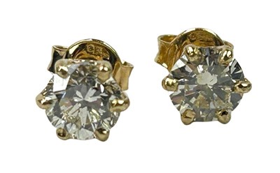 Lot 236 - Stud Diamond Earrings.