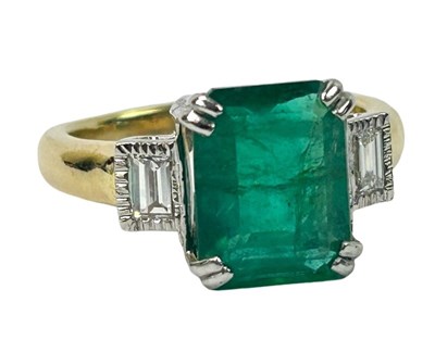 Lot 290 - Zambian Emerald & Diamond Ring.