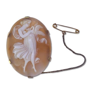 Lot 225 - 9ct Yellow Gold Cameo.