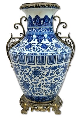 Lot 179 - Large Blue and White Vase.