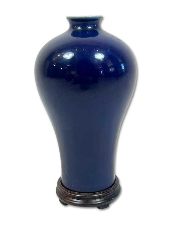 Lot 190 - Blue Glazed Meiping Vase.