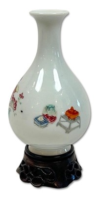 Lot 188 - A Small Famille Rose Vase.