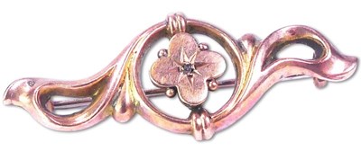 Lot 192 - A Hollow 9ct Chain and Brooch.