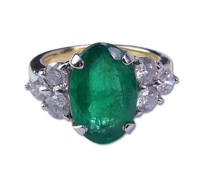 Lot 258 - Zambian Emerald Ring.