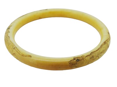 Lot 198 - Carved Ivory Bangle.