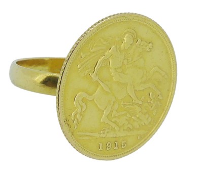 Lot 192 - A Half Sovereign Ring.
