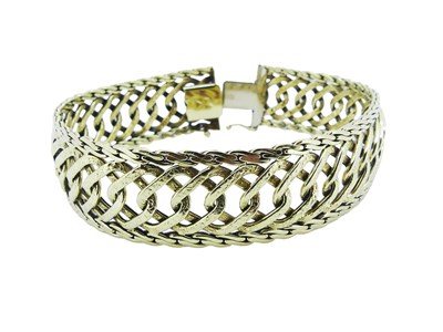 Lot 125 - Yellow Gold Bracelet.