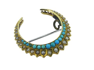 Lot 128 - Turquoise and Pearl Brooch.