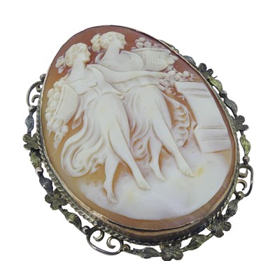 Lot 87 - Large Cameo Brooch.