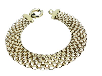 Lot 194 - 9ct Yellow Gold Bracelet.