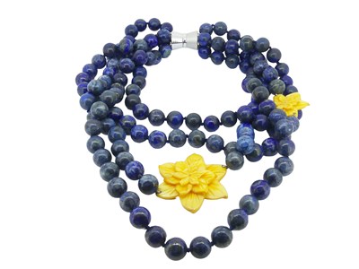 Lot 221 - Large Lapis Bead Necklet.