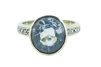 Lot 191 - A Splendid Diamond and Aquamarine Ring.