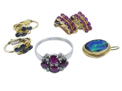 Lot 28 - A Selection of Gem-Set Jewellery.