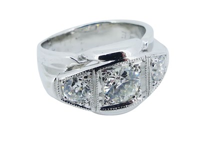 Lot 154 - Diamond Ring.