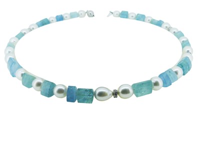 Lot 222 - Pearl and Aqua Necklace.