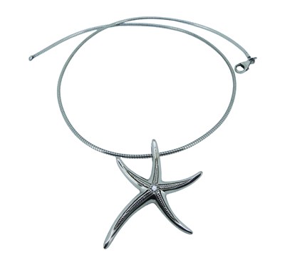 Lot 92 - Starfish Pendant and Cable Necklace.