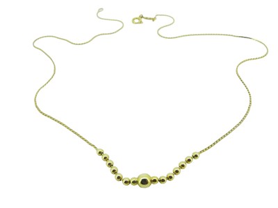 Lot 137 - Fine Chain and Stud Earrings.