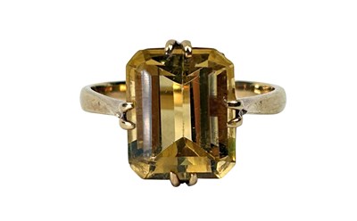 Lot 232 - 9ct Yellow Gold Citrine Ring.