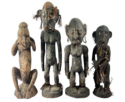 Lot 107 - 4x Papua New Guinean Carved Wood Statues