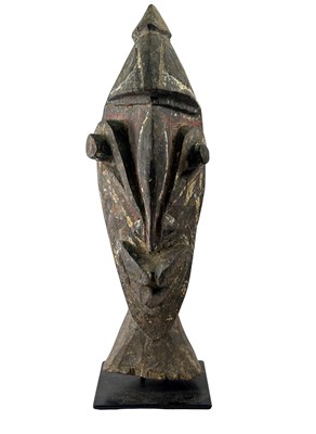 Lot 114 - Papua New Guinean Kwoma Spirit Carved Hardwood Bust.