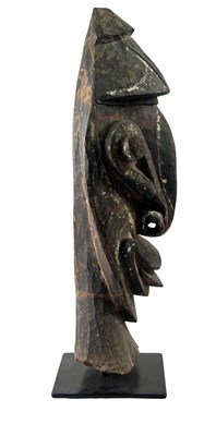 Lot 114 - Papua New Guinean Kwoma Spirit Carved Hardwood Bust.