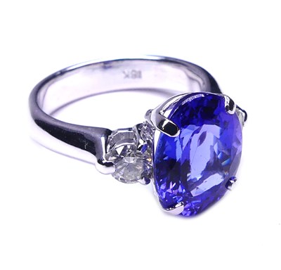 Lot 288 - Tempting 18ct White Gold Tanzanite Ring.