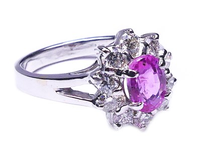 Lot 287 - Pink Sapphire Ring.